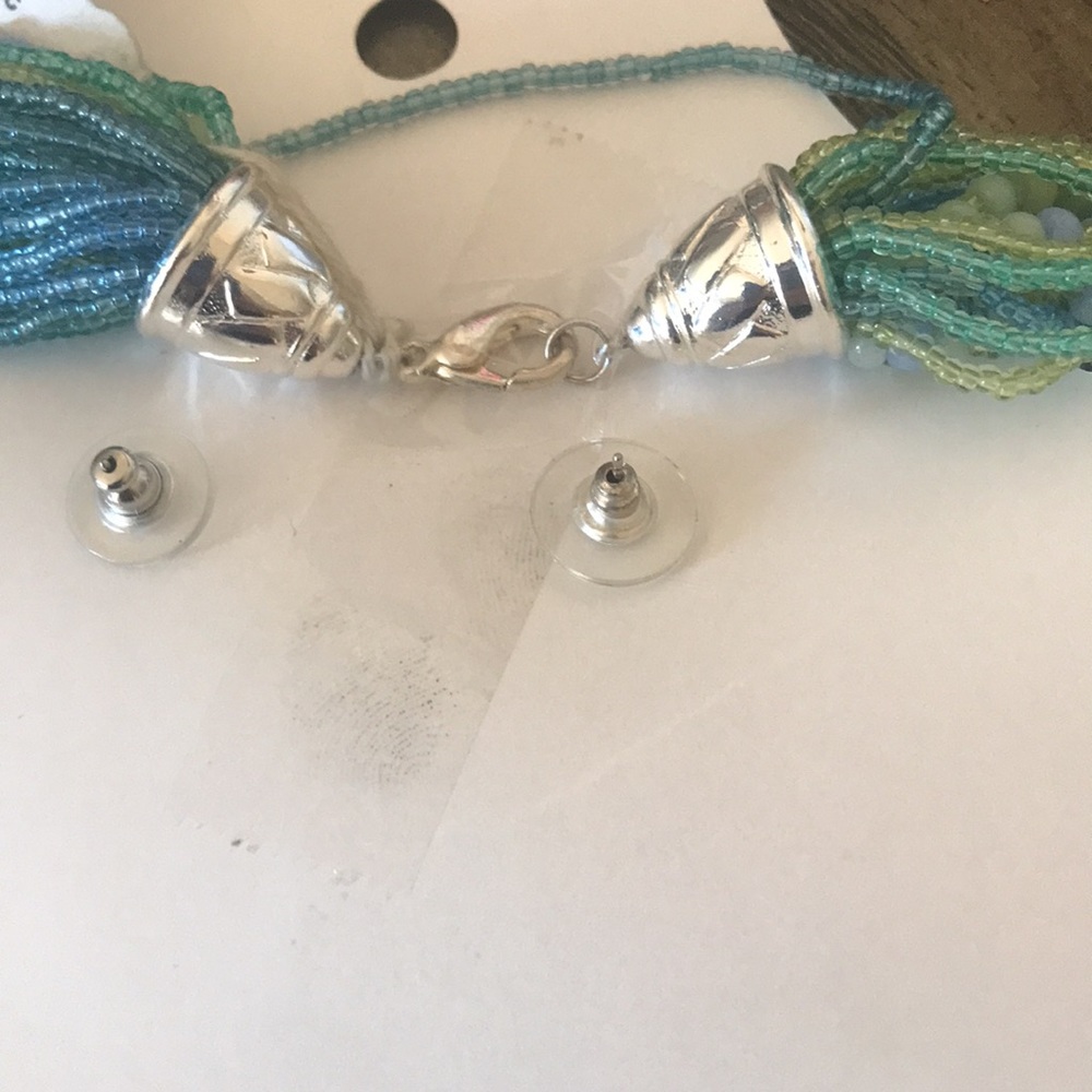 Set of Seed Bead Necklace with Earrings - Picture 3 of 6